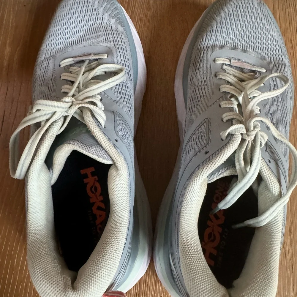 Hoka Bondi 7 women’s sneaker size 9.5 price firm!